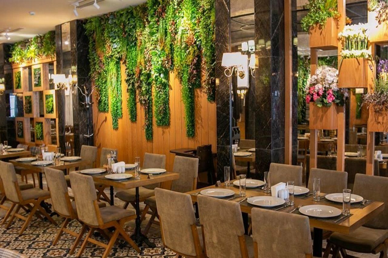 Theatrum Hotel Baku Extérieur photo Restaurant interior