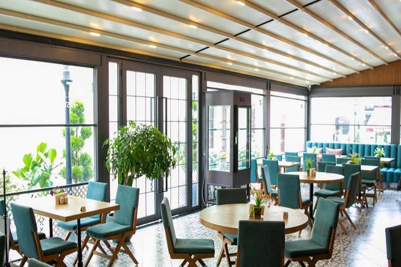 Theatrum Hotel Baku Extérieur photo Restaurant